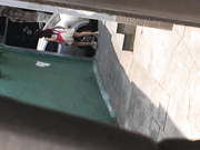 國內某縣城公共衛生間近距離拍攝到的幾個顏值不錯妹子如廁 雪白大屁股看得誘惑十足～1080P高清