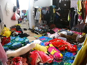 家庭攝像頭黑客破解拍攝到的幾個合租房的妹子日常 我的乖乖這幾個妹子是幹什麽的房子亂成這樣也不收拾壹下 比較奇葩啊 露臉高清