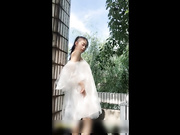 【全網推薦】【稀缺資源】【私圈】大二騷妹浙江美術學院氣質美女吳X晶穿著清純薄紗白裙子涼亭內露出 搔首弄姿挑逗絕對刺激(附圖)～原版高清