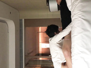 獨家推薦 老同學聚會吃飯灌醉氣質短發小寡婦酒店開房 熟睡中舔醒壹塊爽 國語對白～1080P高清