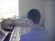 【精品推薦】未流出過的小旅館高清偷拍-長相不錯的小情侶操完逼分別用紙擦拭私處 原版高清