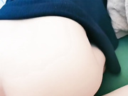 骚逼公测自慰勾搭旁边蹲坑大哥直接在厕所啪啪