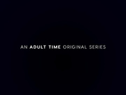 女孩找闺蜜来玩疯狂吃逼逼拳交刺激阴蒂