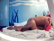 水滴摄像头偷拍精品保守的暖男和妹子温柔啪啪,一只一个姿势,完事后让妹子叉开双腿,拿纸巾温柔给她擦干净分泌物