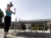 BANG Real MILFs Alexis Fawx泳池边闪动和吸吮