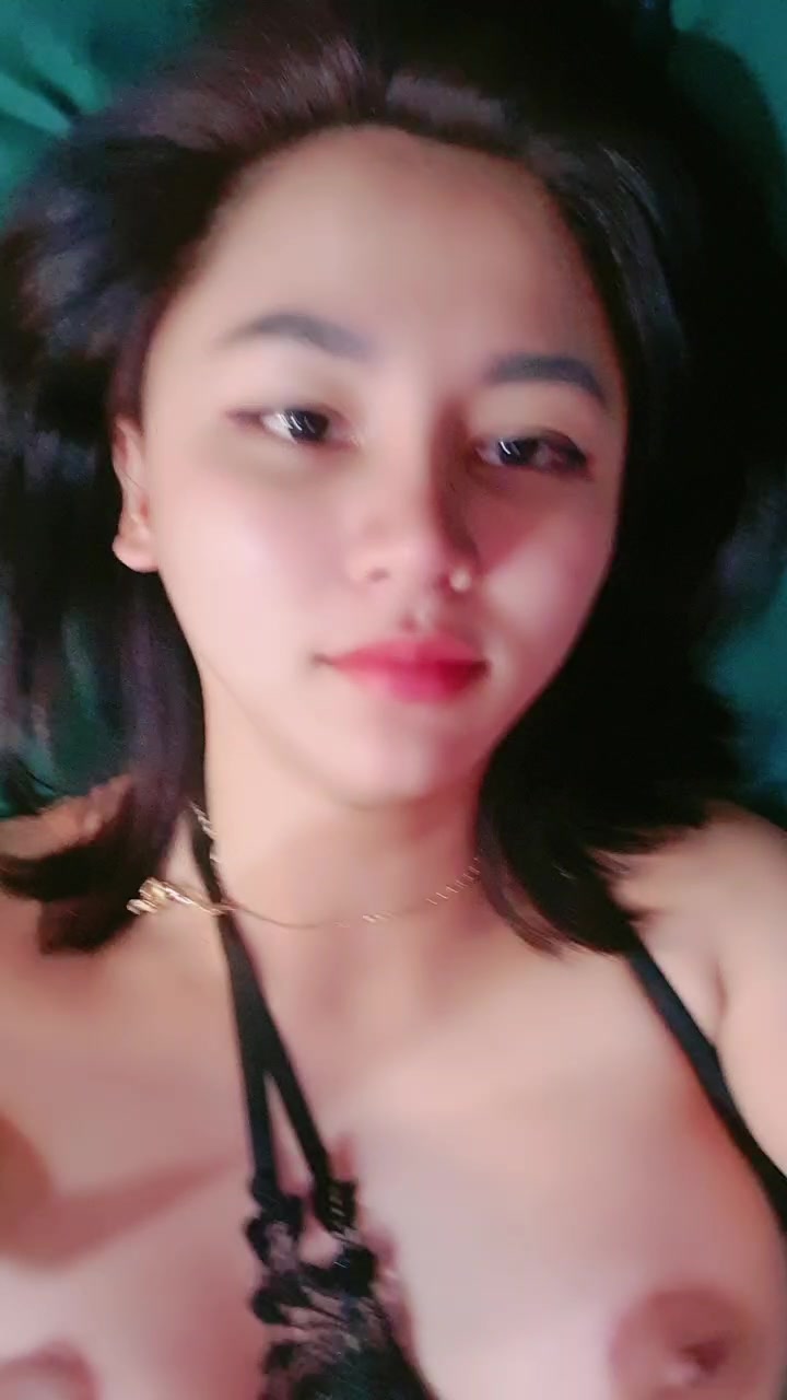 女友又发骚了真假鸡巴轮着玩好骚多体位玩弄