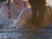 『中文字幕』旅行中与闺蜜分享我的大鸡巴男友